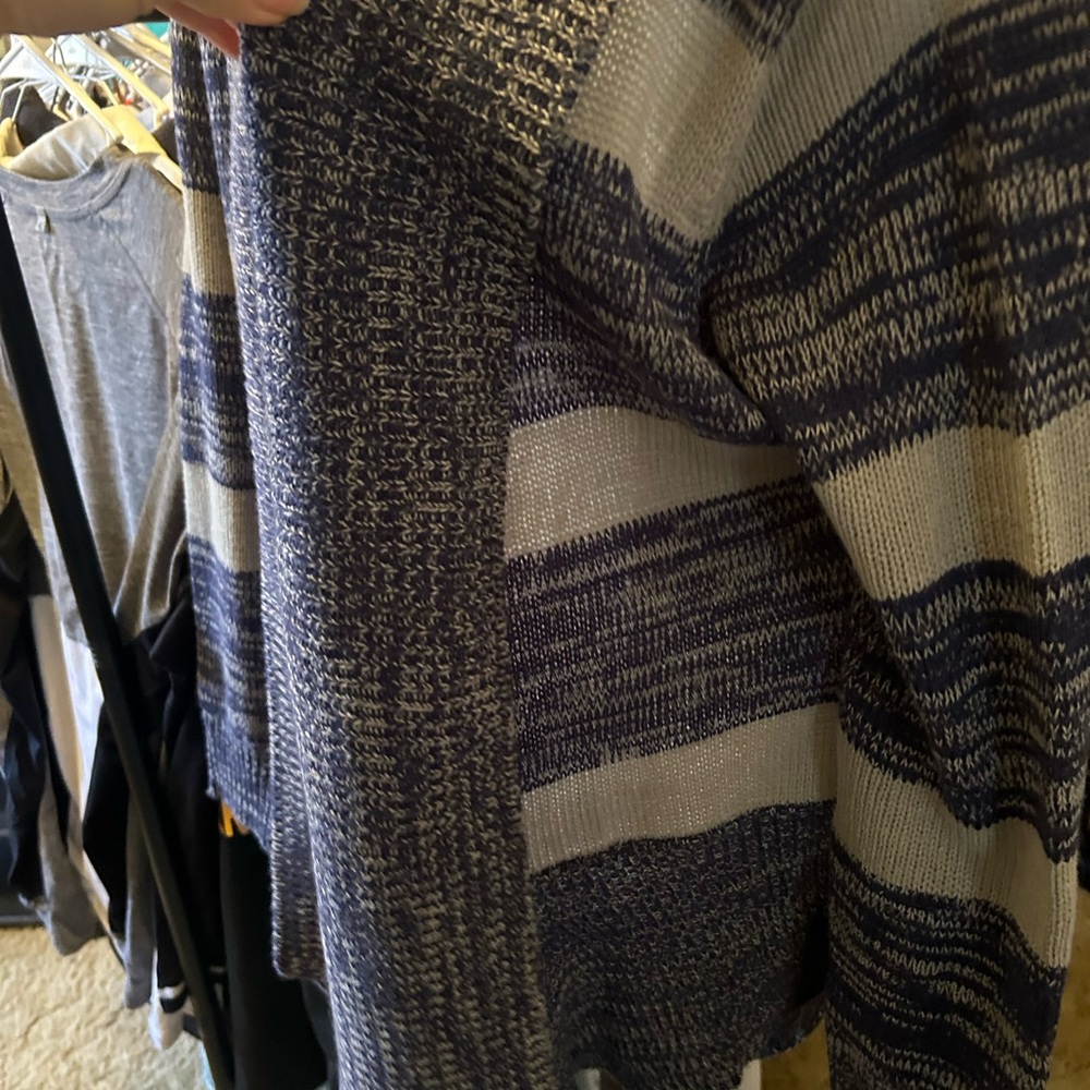 In Due Time Maternity Asymmetrical cardigan - Picture 2 of 4